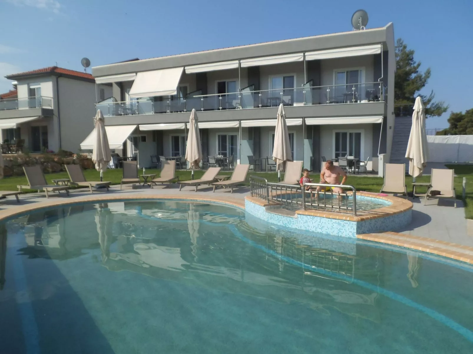 Finikas Garden Nikit-Outside