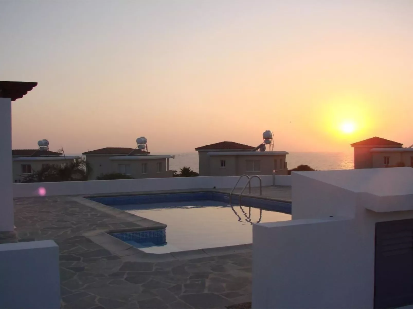 Mit Garten, Grill und Terrasse-Outside