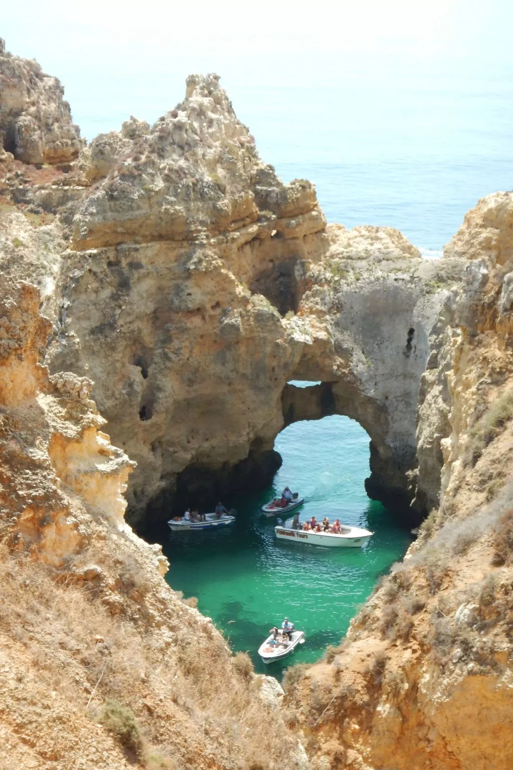 Ferienvilla mit Blick auf das Wasser-Image-tags.info