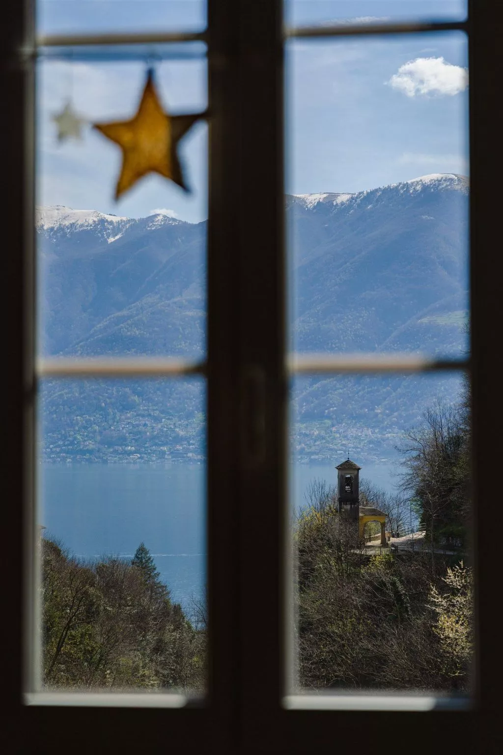 "Palazzo Branca" mit Blick auf den See.