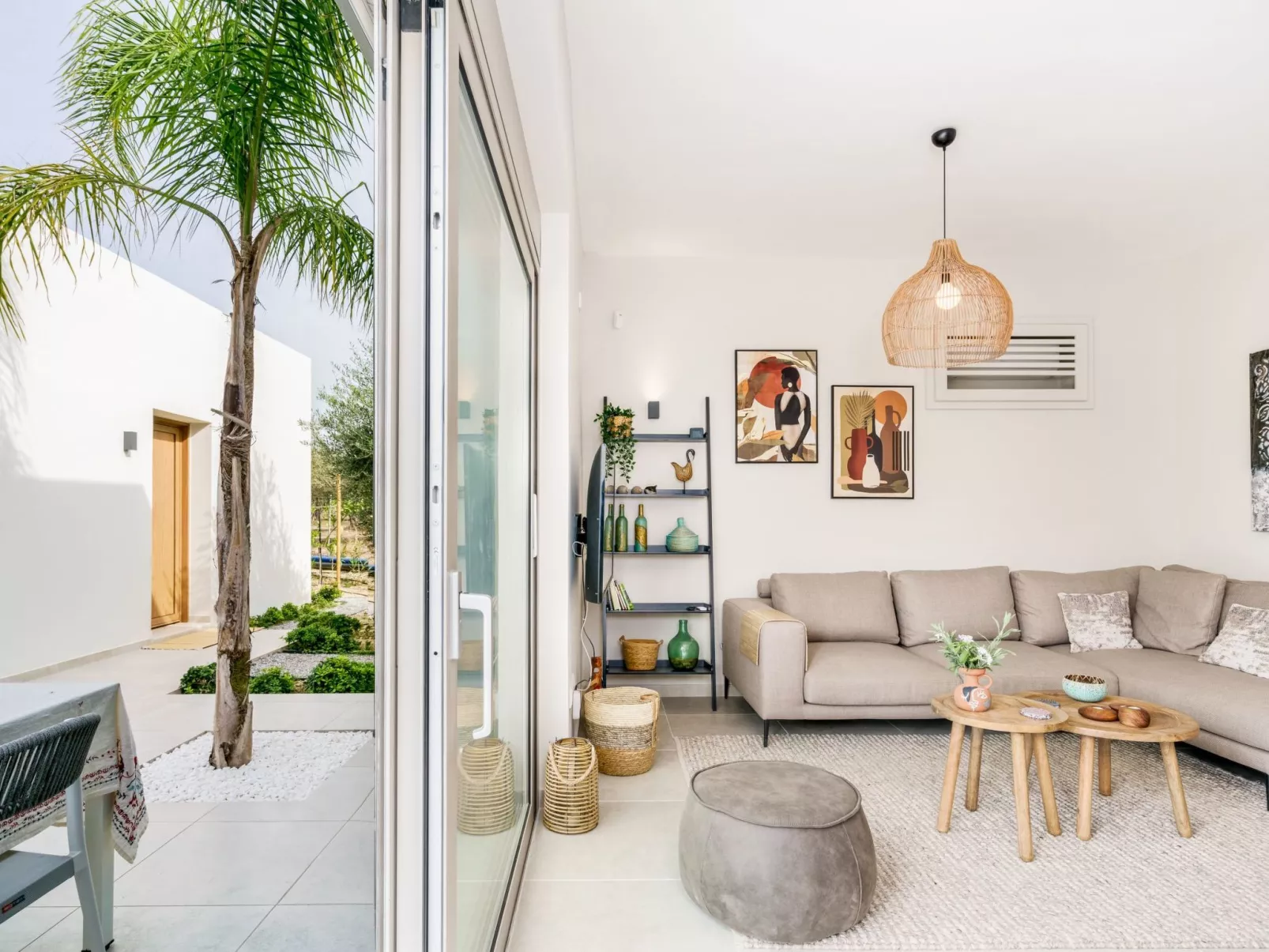 Neue moderne Villa Tessera mit privatem Pool und Grillplatz-Inside