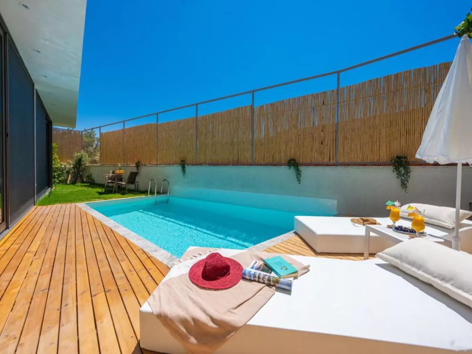 Schöne Villa mit großem Pool