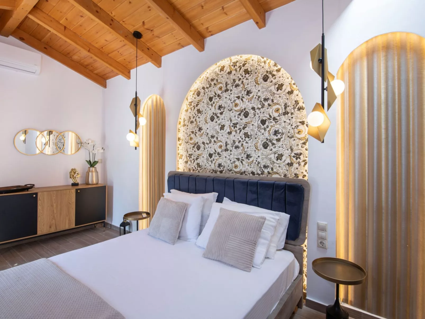 Nicole Villa - "Kostenloser" beheizter Pool, Village Escape