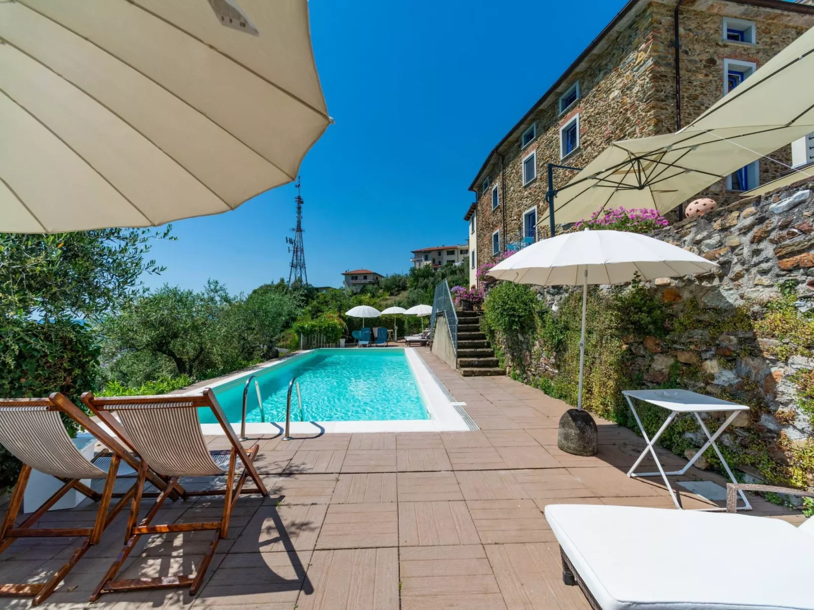 Wohnung 'Settimo Cielo9' mit Schwimmbad-Outside