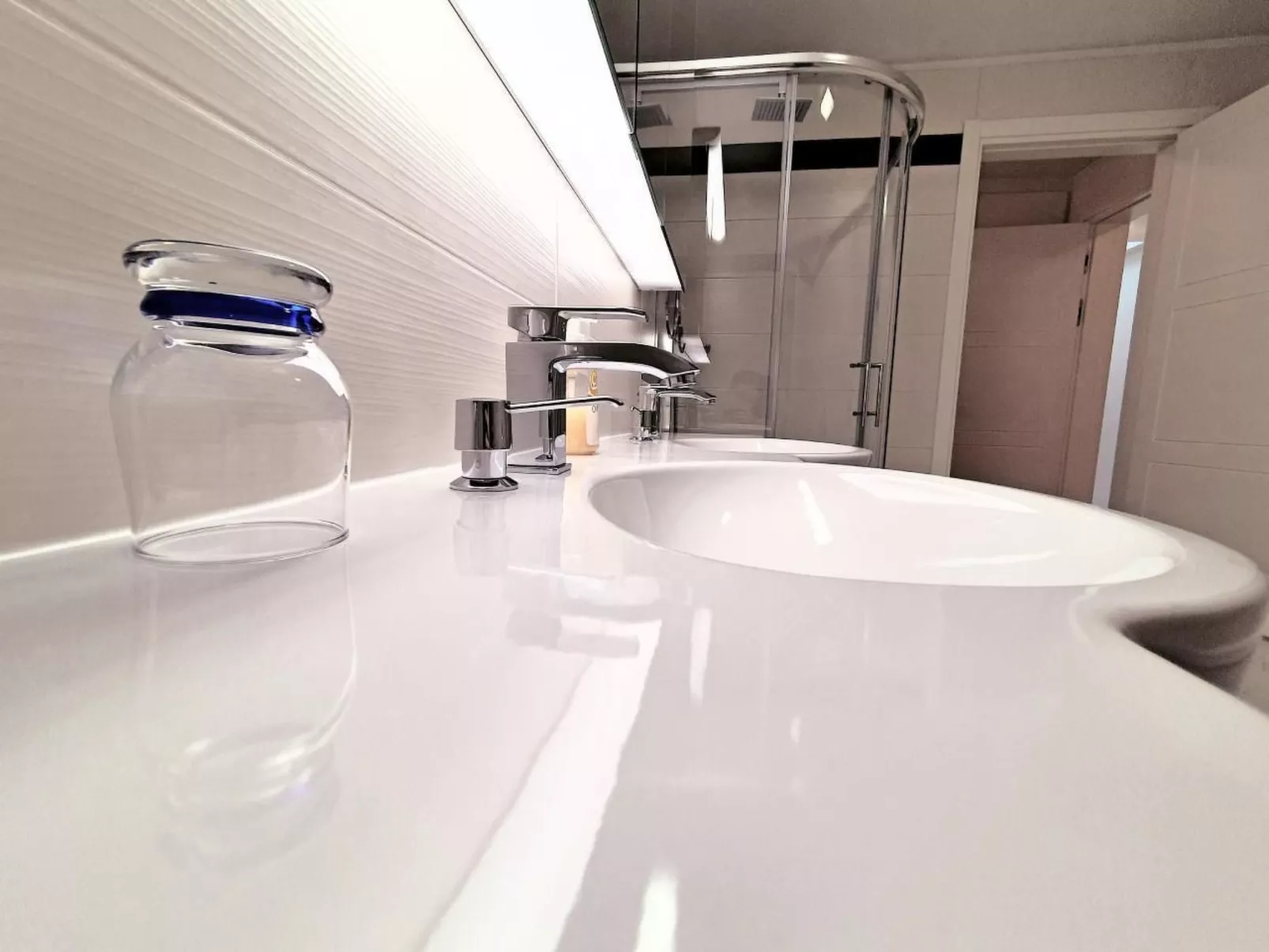 Lake View Penthouse 701-Image-tags.info