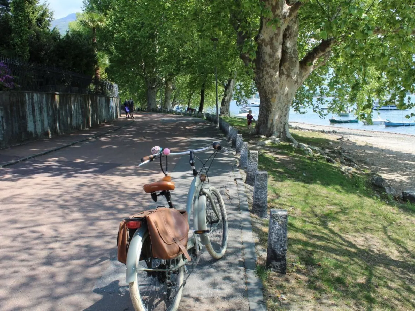 Wohnung mit blühender Terrasse, seenah-Draußen