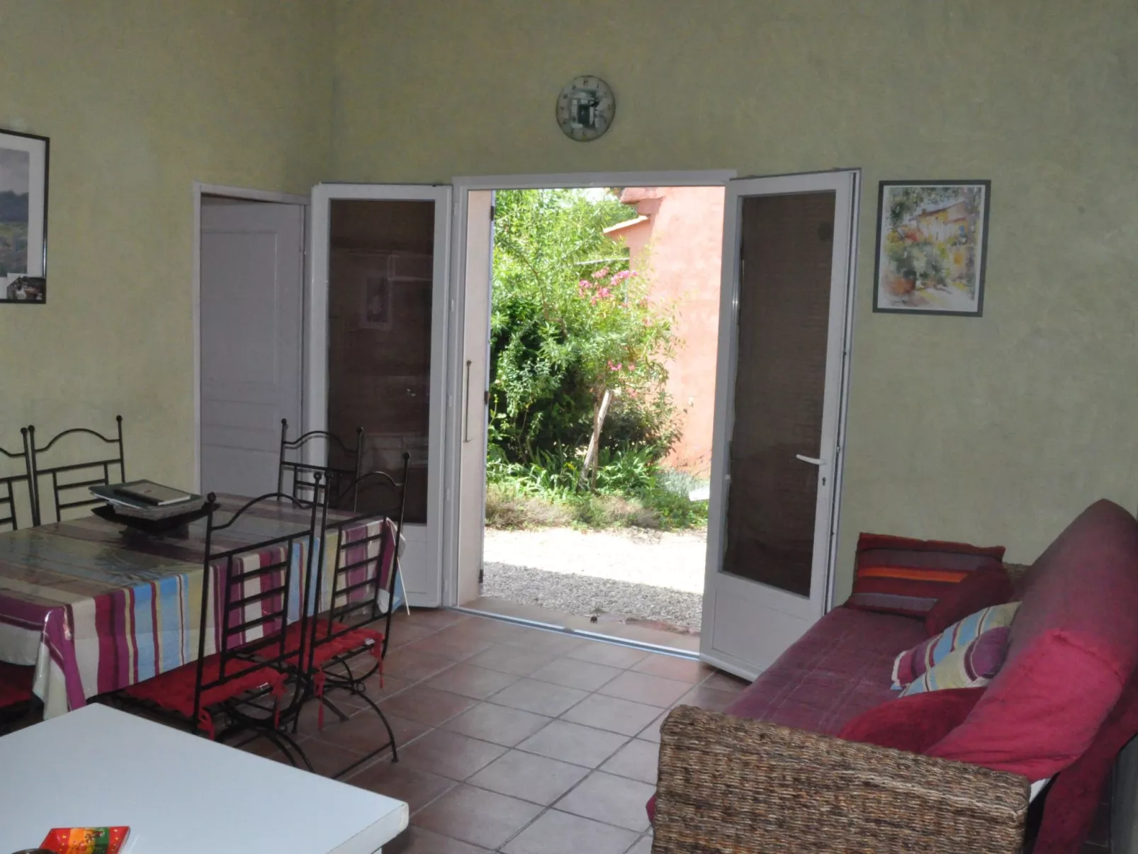 Les amandiers-Dedans