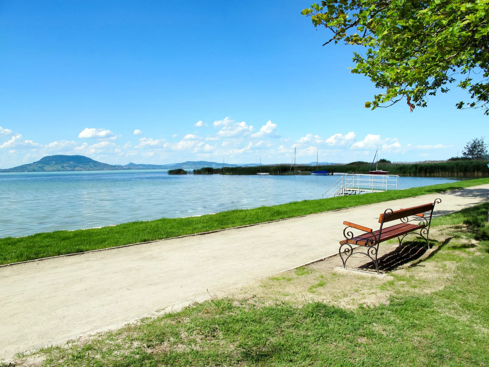 Mit Blick auf das Wasser-Area