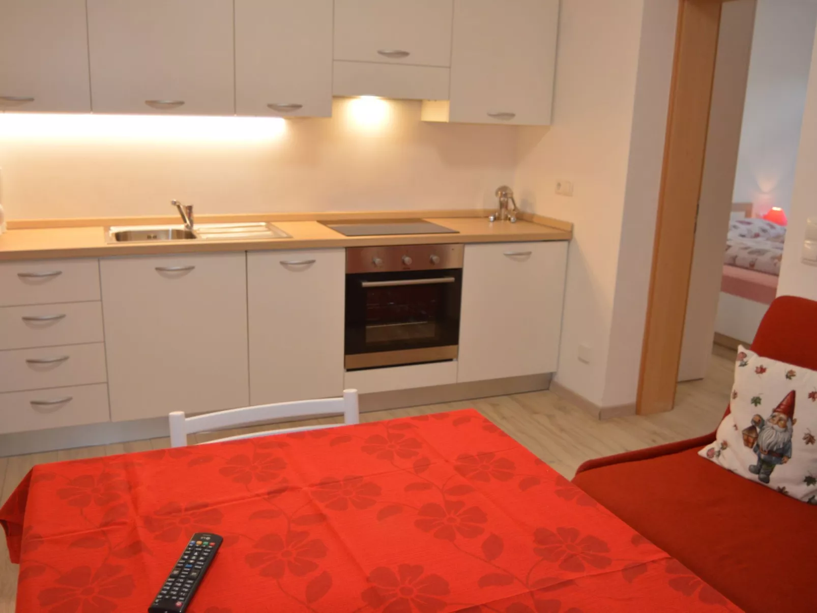 Moderne Ferienwohnung mit Balkon und Pool