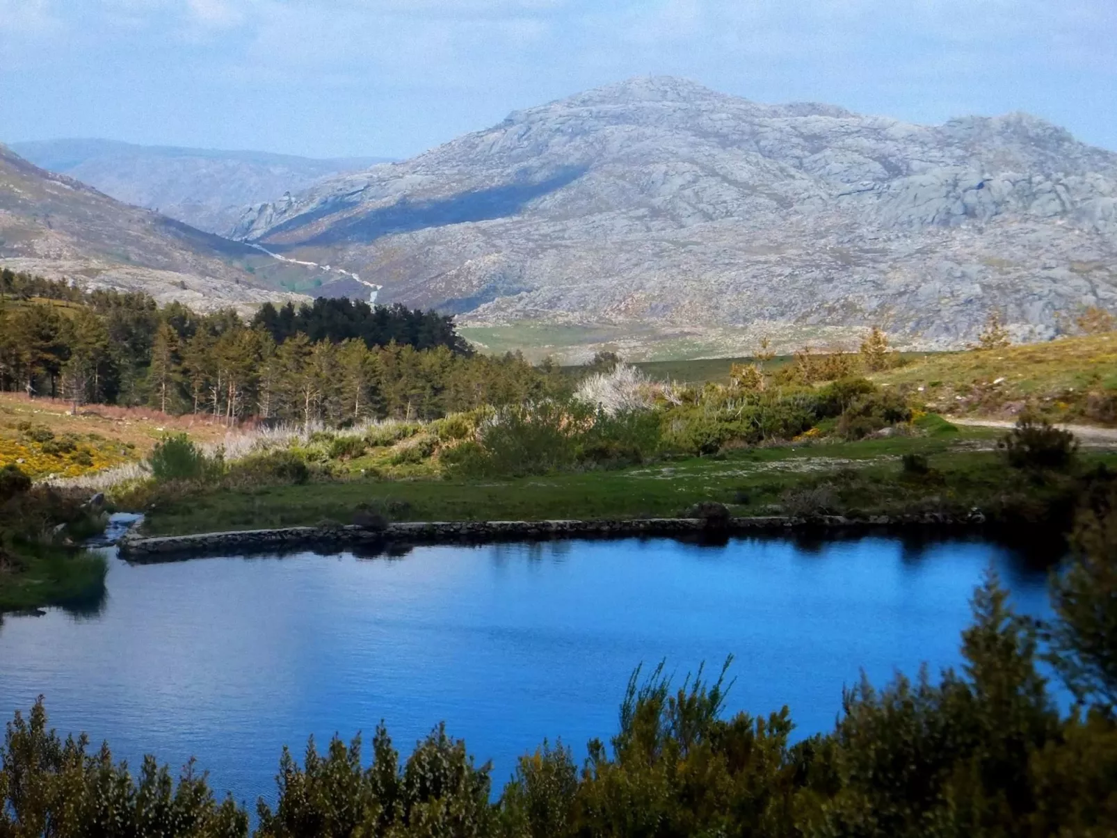 "Großmutters Häuschen" mit überdachter Terrasse-Draußen