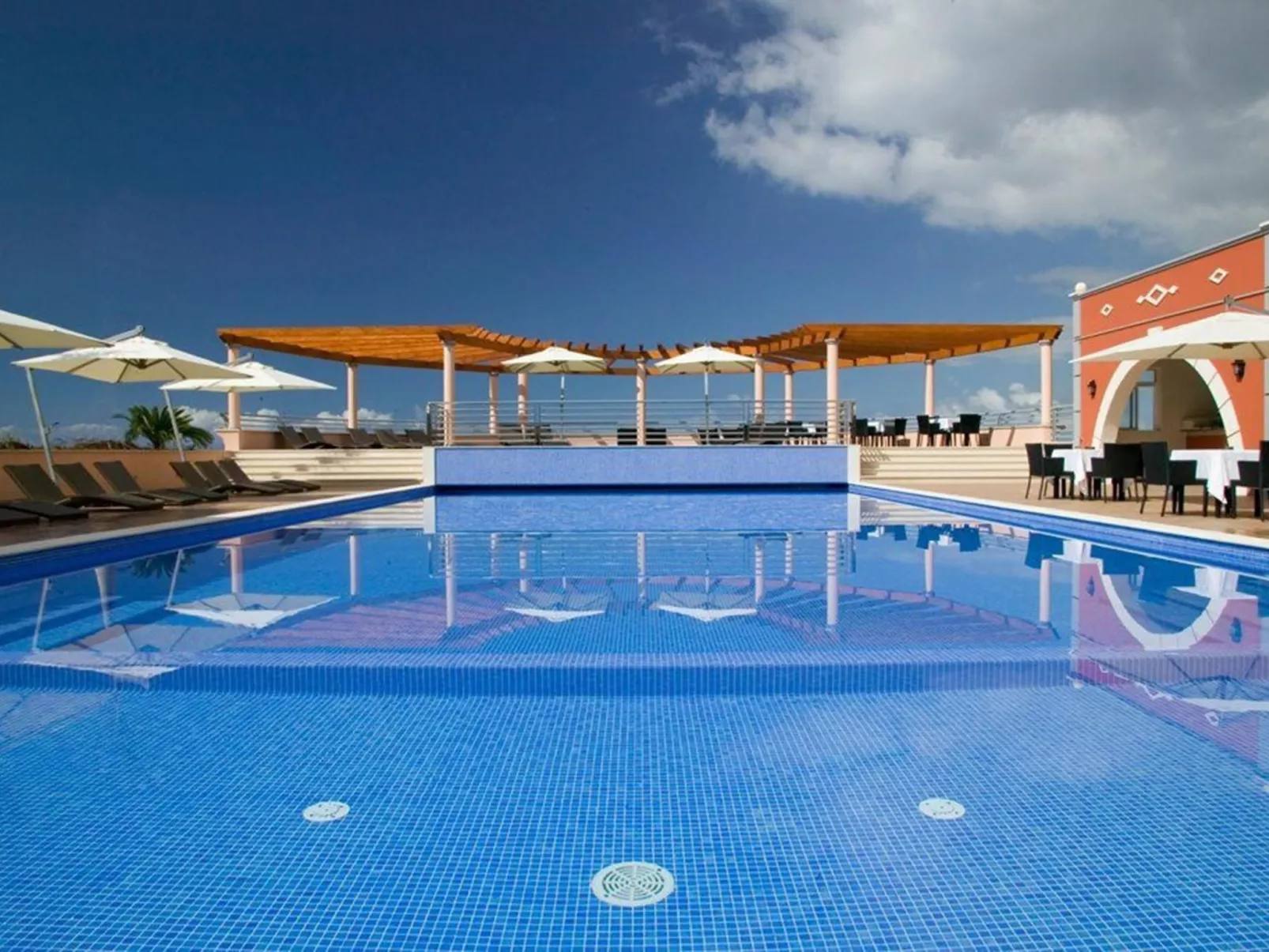 Schönes Ferienhaus in Sao Goncalo mit Privatem Pool-Image-tags.info