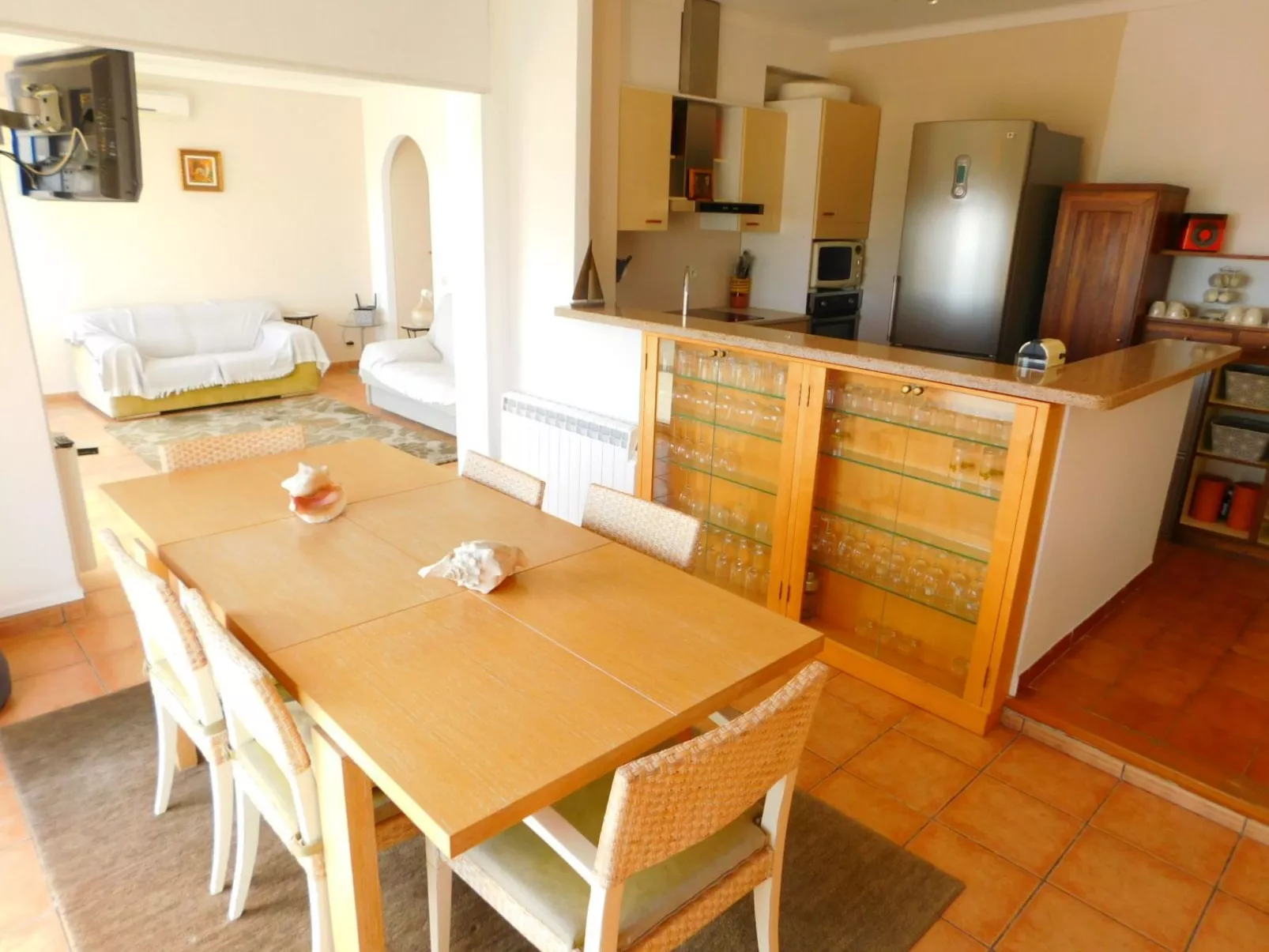 Piso de vacaciones de 2 habitaciones, con amplia terraza y parking en Salatar,-Dedans