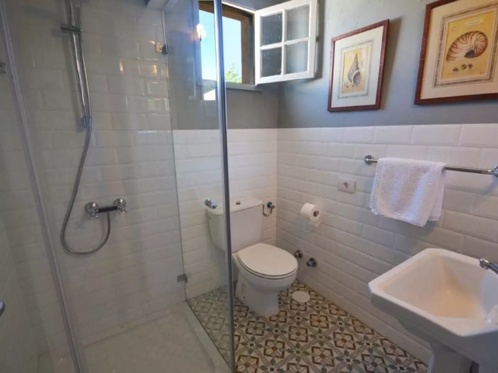 MADROÑAL. M08GC-Inside