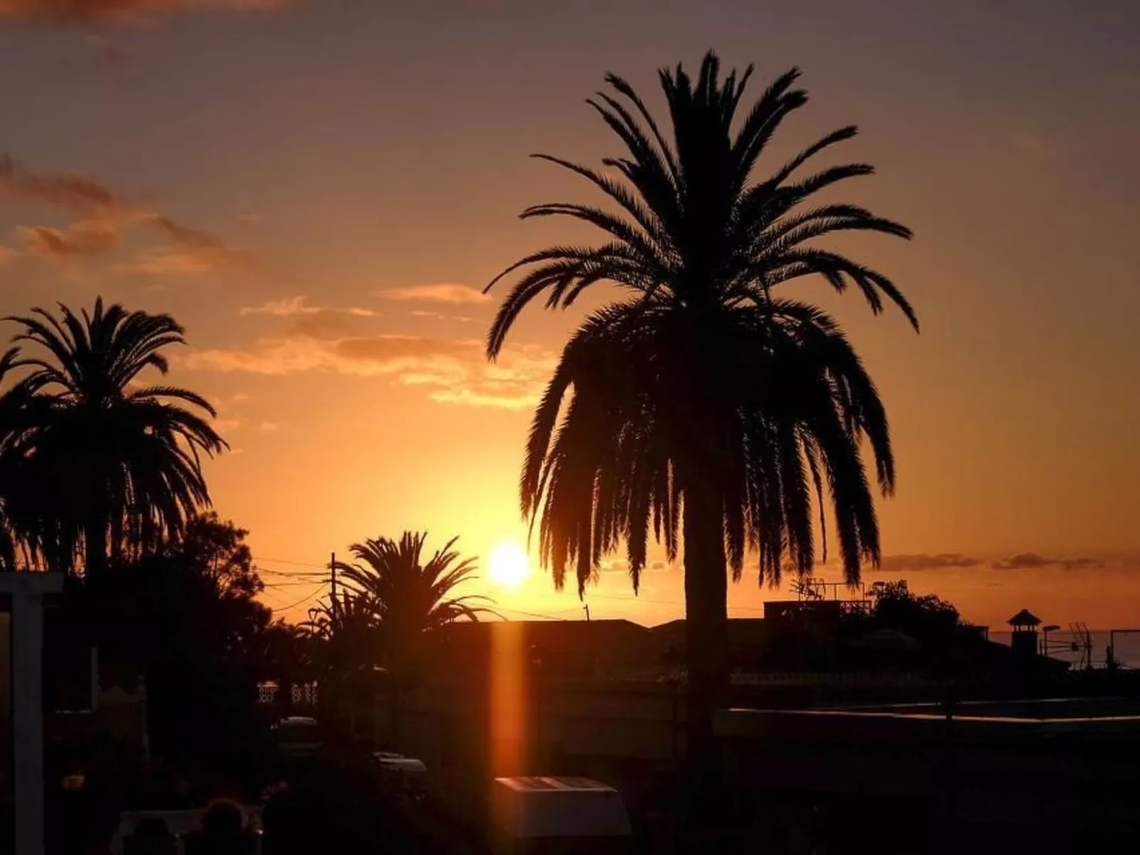 Strandnahes Haus mit Terrasse zum Sonnenuntergang - Outside