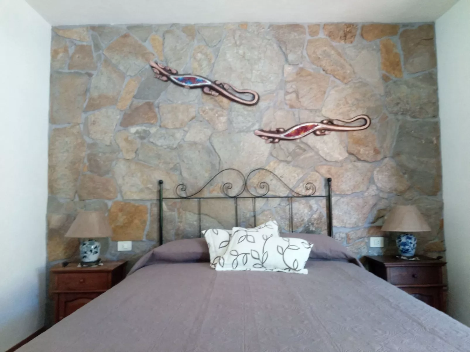 Haus mit Schwimmbad-Whirlpool in ruhiger Umgebung.-Image-tags.info