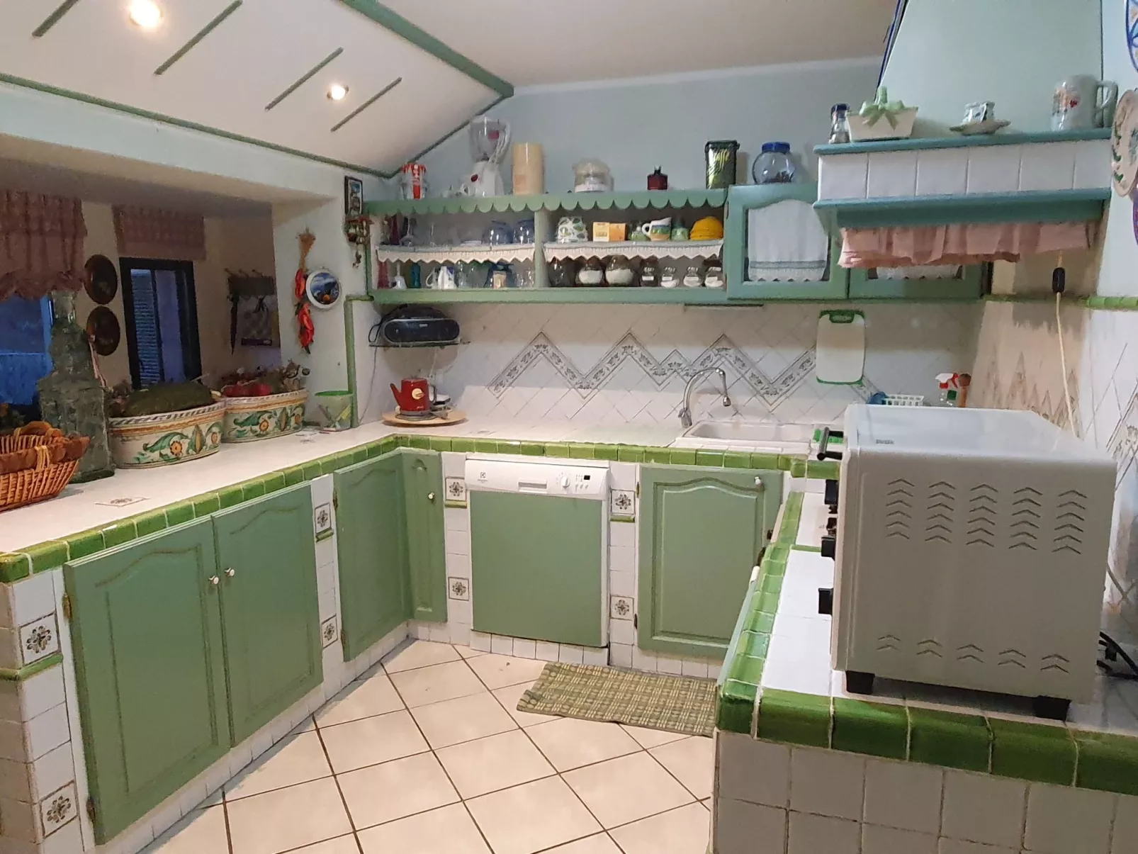 Zyklopenhaus. Erstaunliche Aussicht und privates Mini-Spa