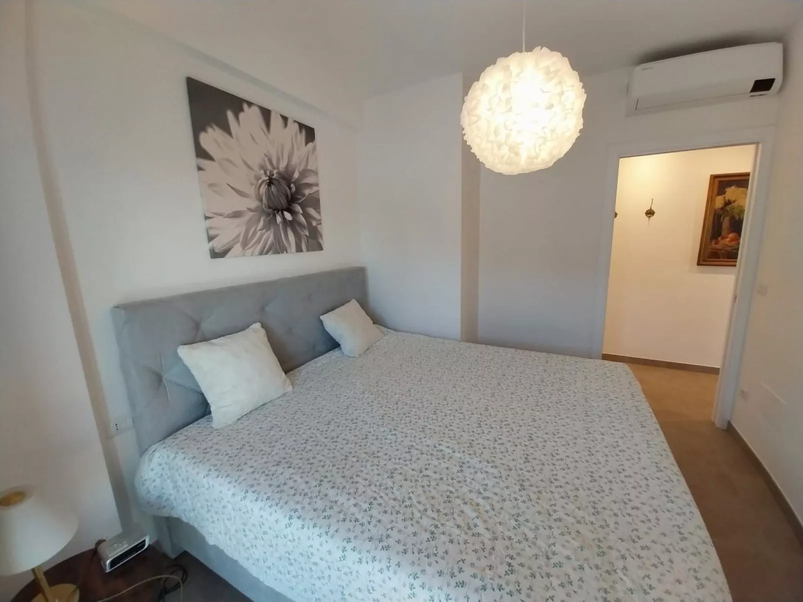 Helle und neue Ferienwohnung direkt am Strand-Drinnen