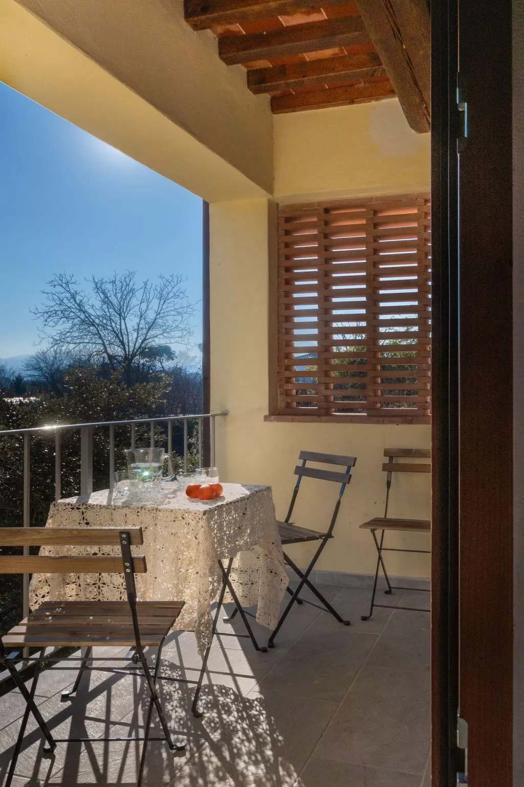 Modernes Haus mit Garten und privatem Parkplatz