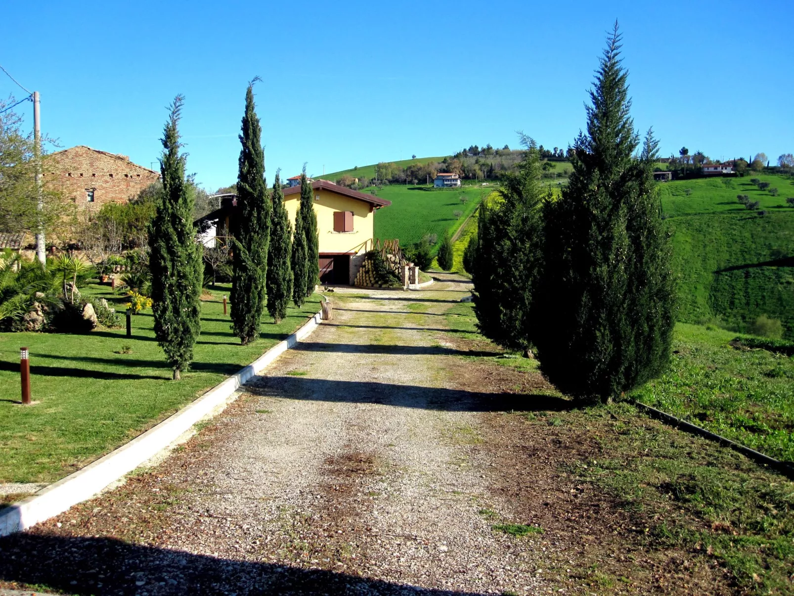 In Notaresco mit Grill und Garten