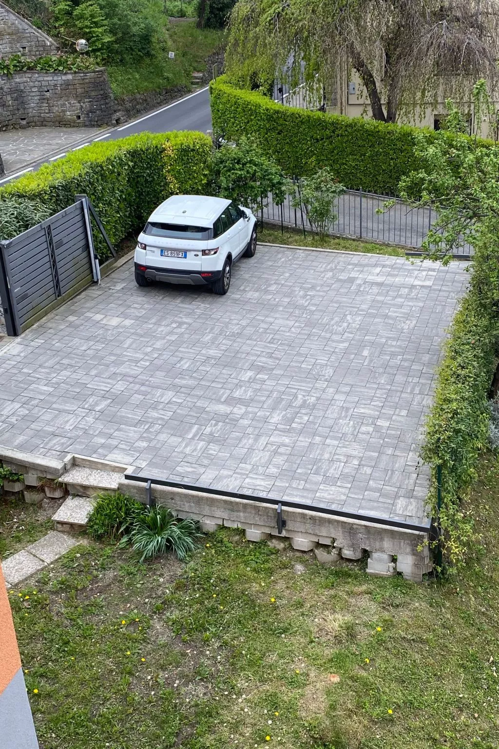 Mit Blick auf den Comer See-Dehors