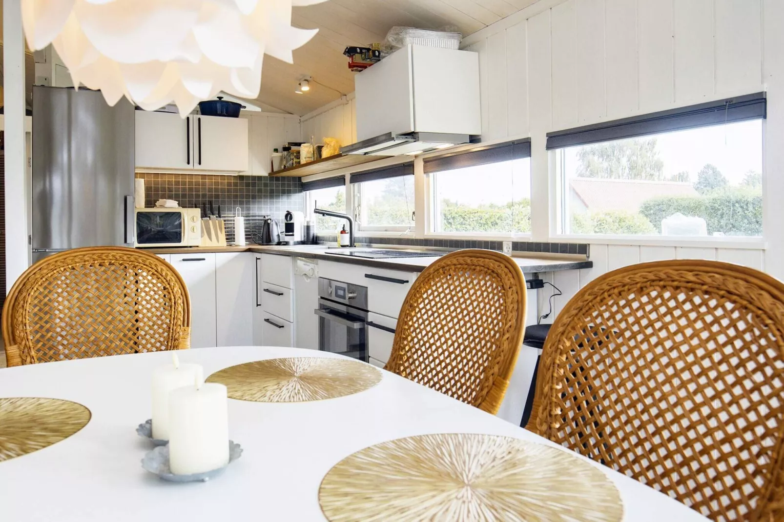 Cozy Seaside Retreat in Eno-By Traum-Indoor