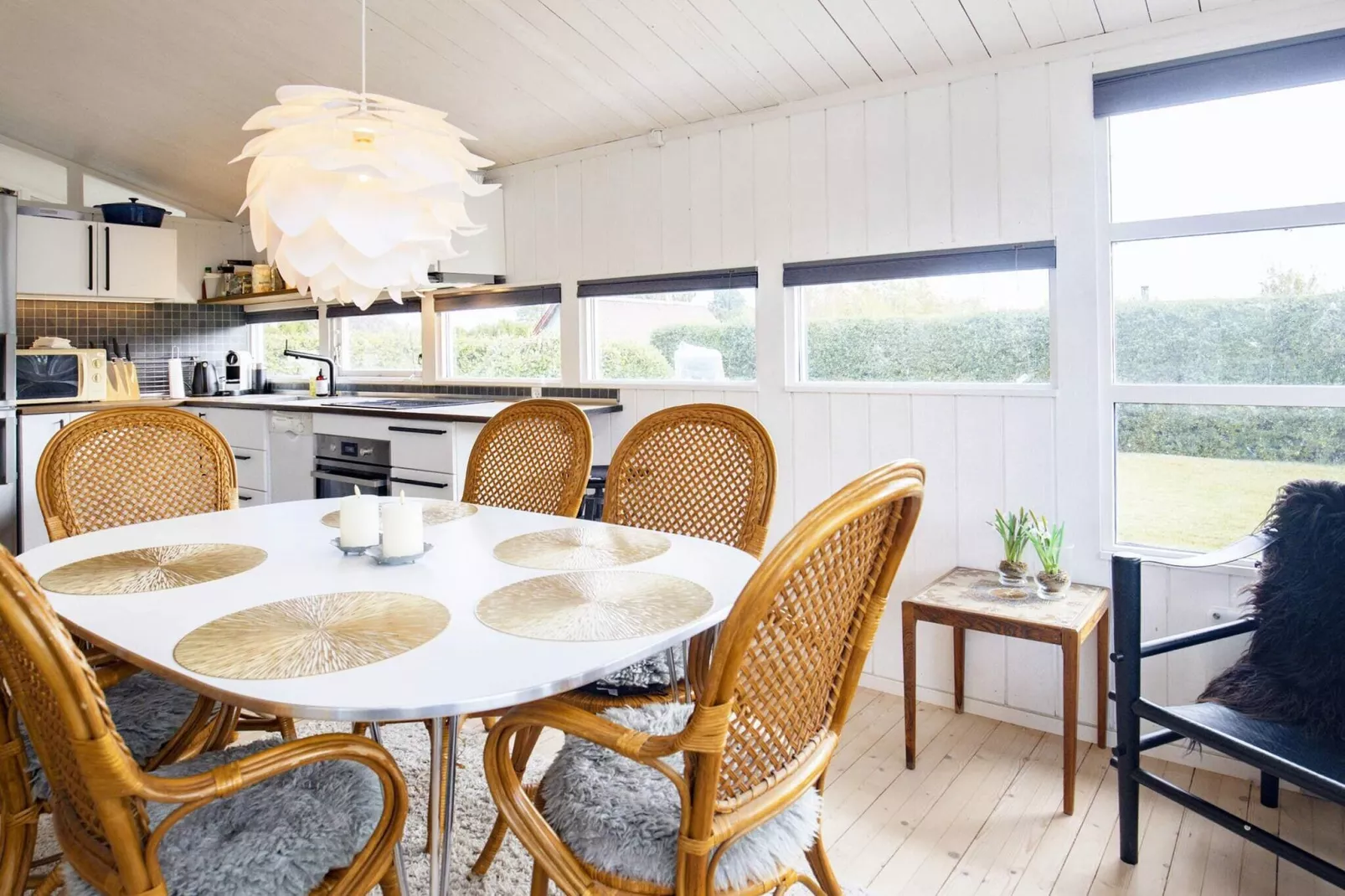 Cozy Seaside Retreat in Eno-By Traum-Indoor
