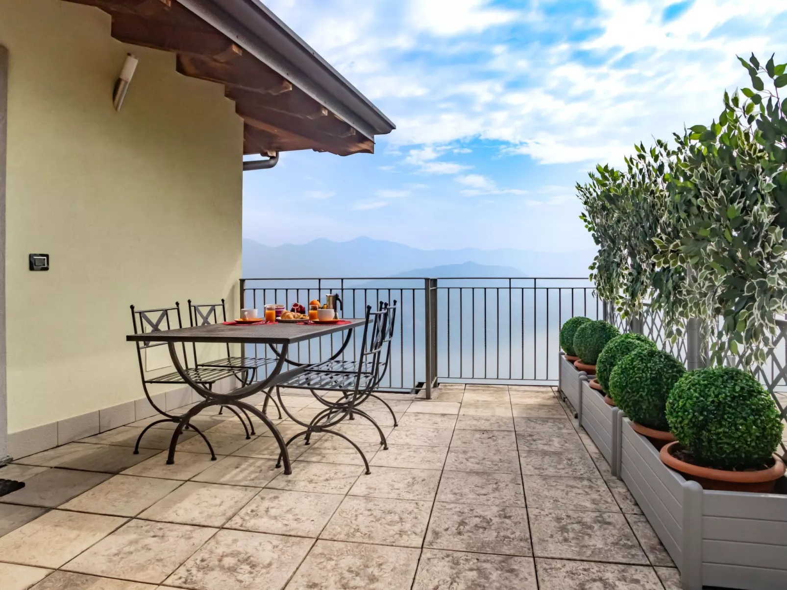 Beatrice - Haus mit Pool und Terrasse am Iseosee