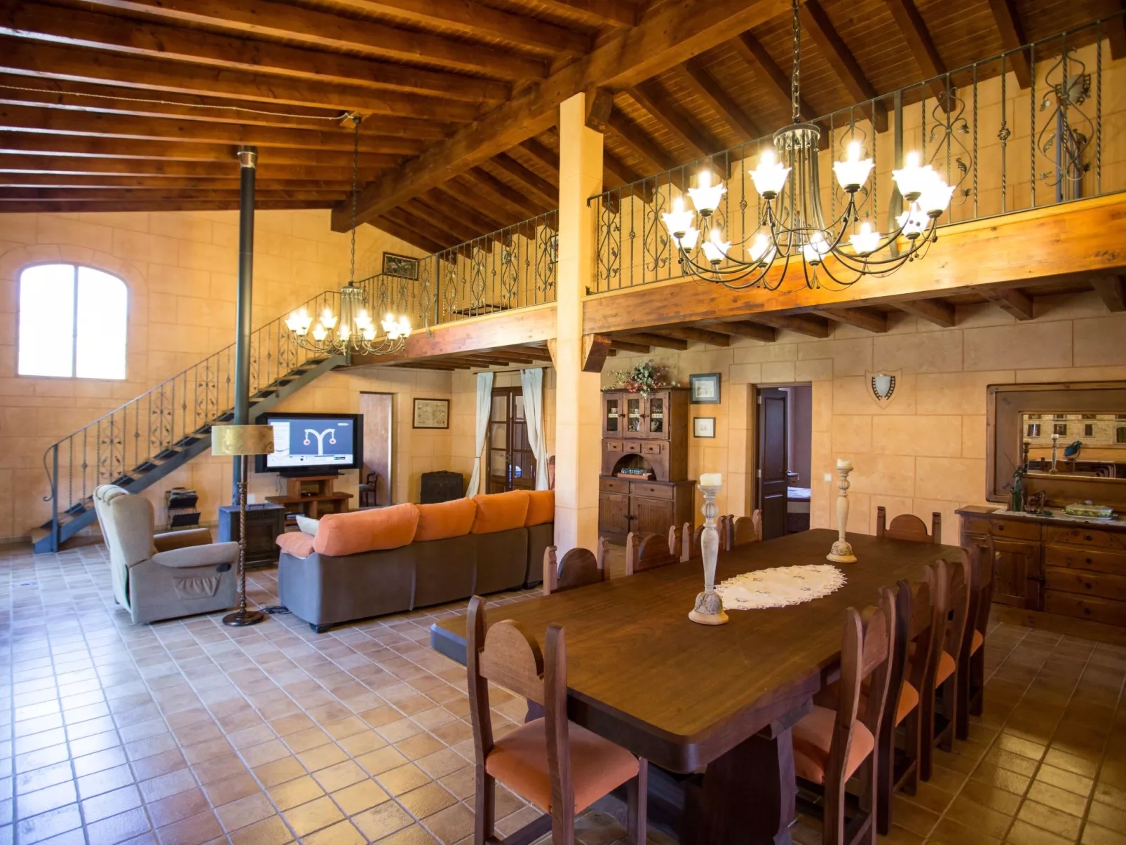 Finca mit Tennisplatz und Schwimmbad