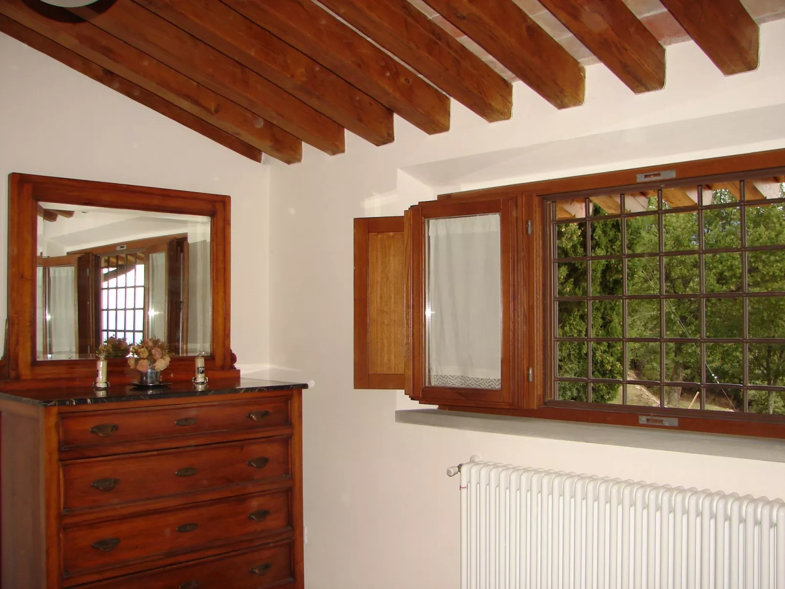 Villa mit Pool und zauberhafter Aussicht-Inside