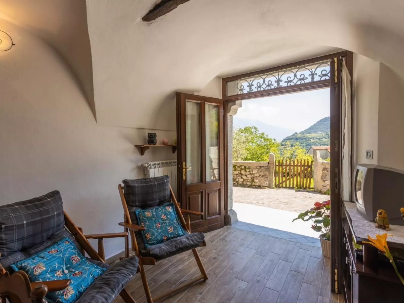 Antica Corte Ginevra-Ap.Lancillotto Gardasee-Image-tags.info