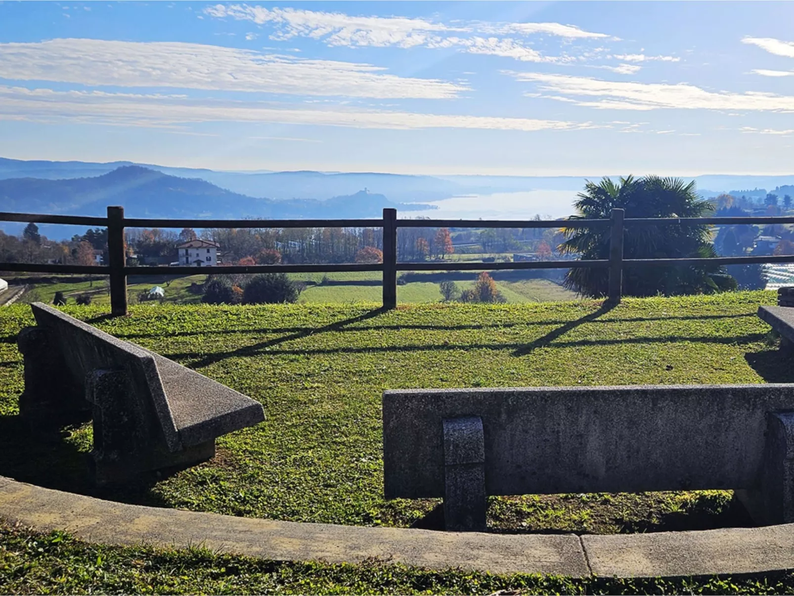 Neue moderne Seeüberdachung von Holiday World-Draußen