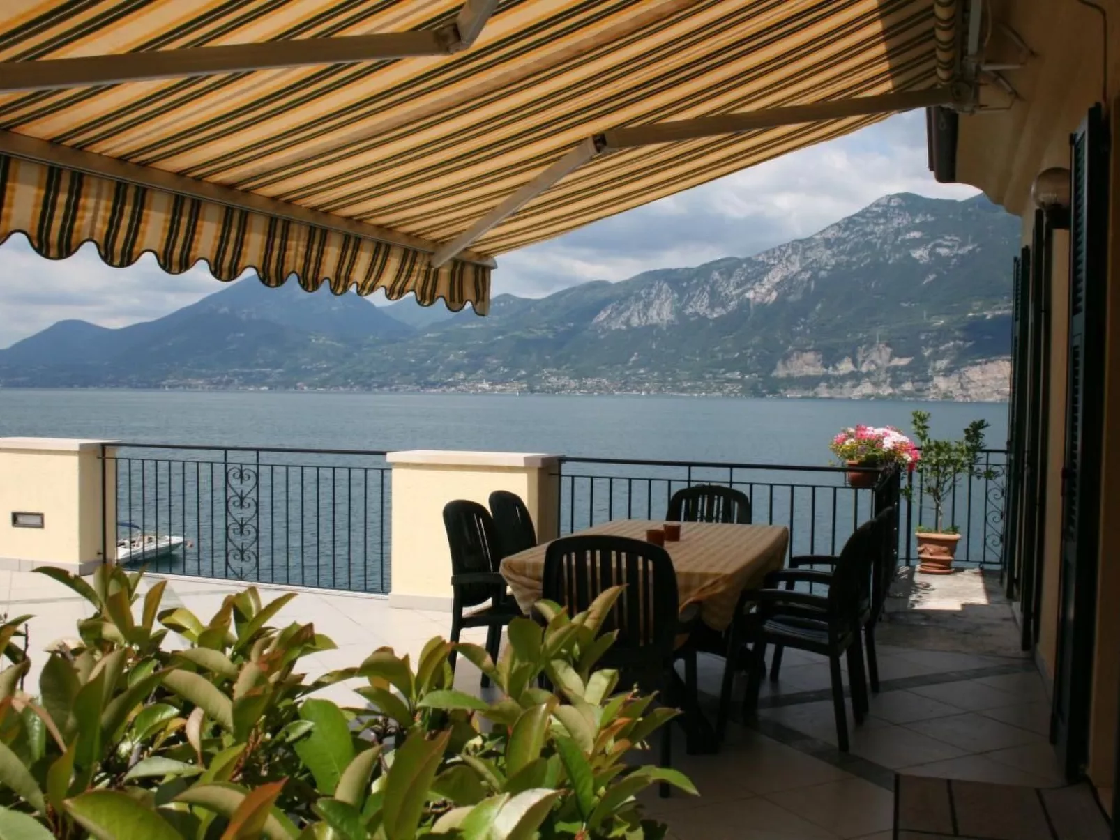 Wohnung 'Casa Cedraia' mit Wasserblick