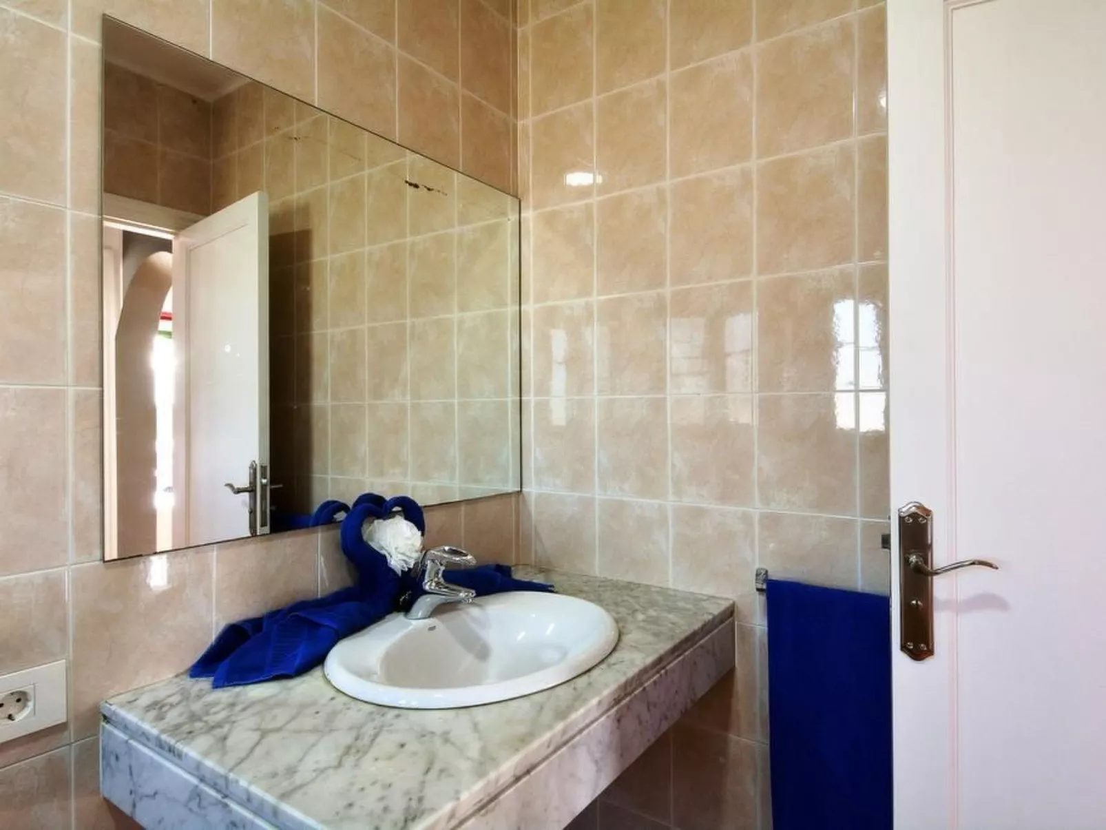 Wohnung mit Terrasse für 2 Erwachsene und 1 Kind