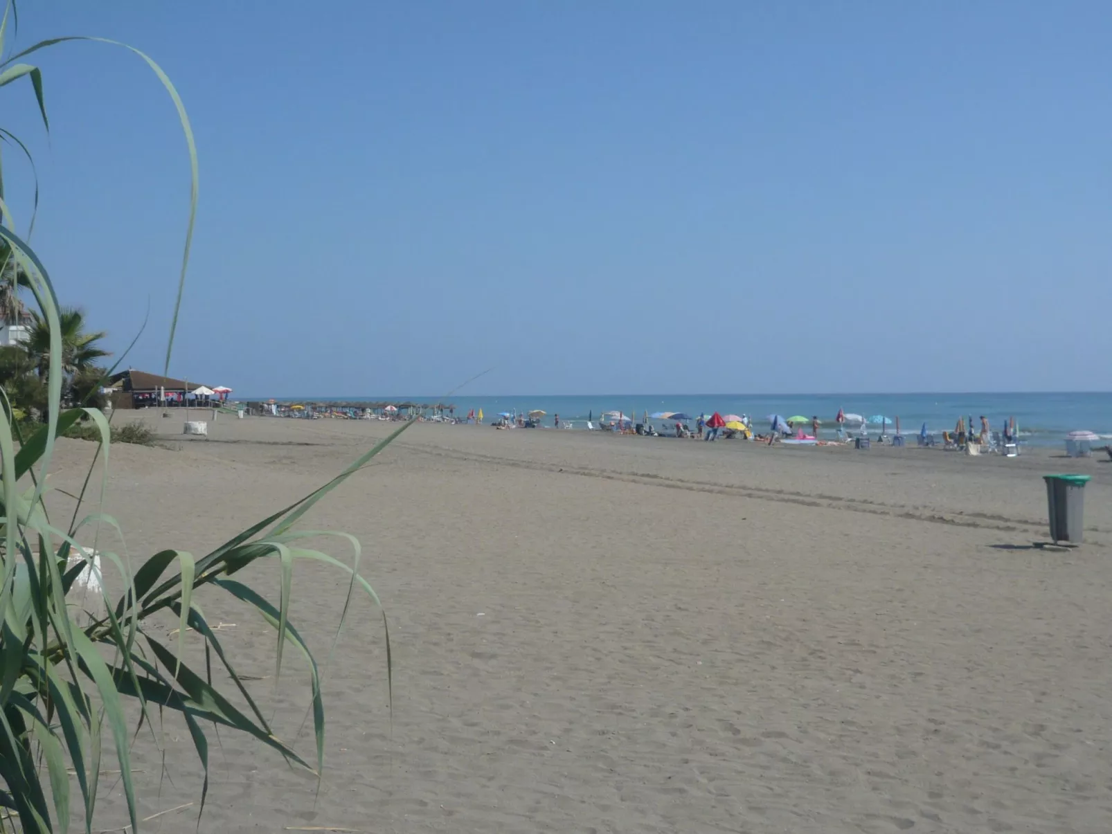 Mit Blick auf das Wasser-Draußen