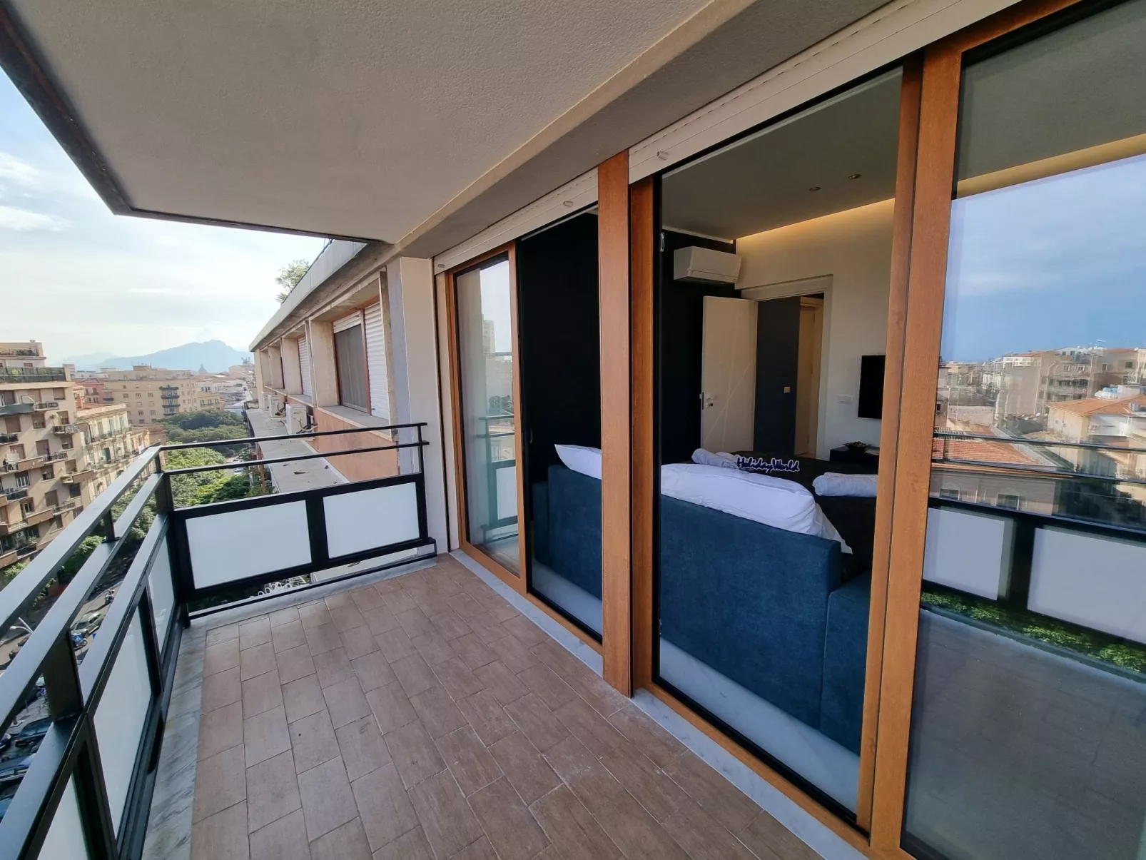 MaXelA Penthouse by Holiday World-Drinnen