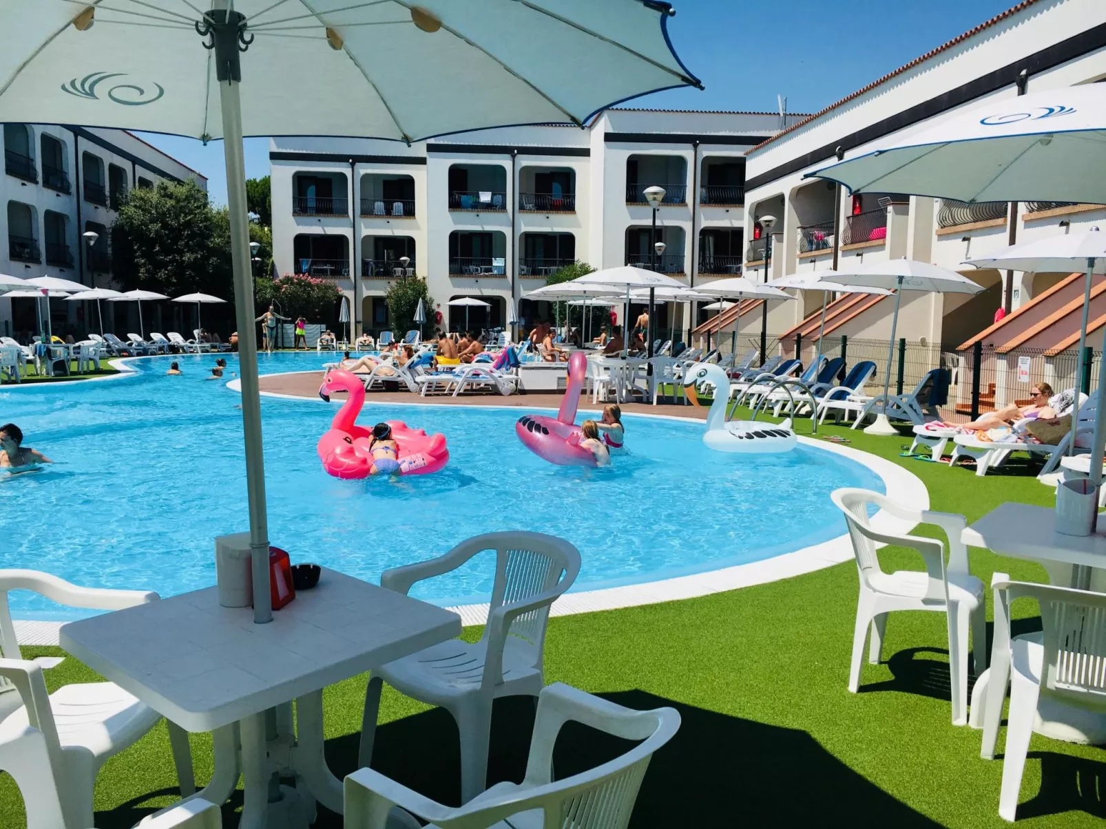 In Lido Di Spina mit Möbliertem Balkon-Dehors