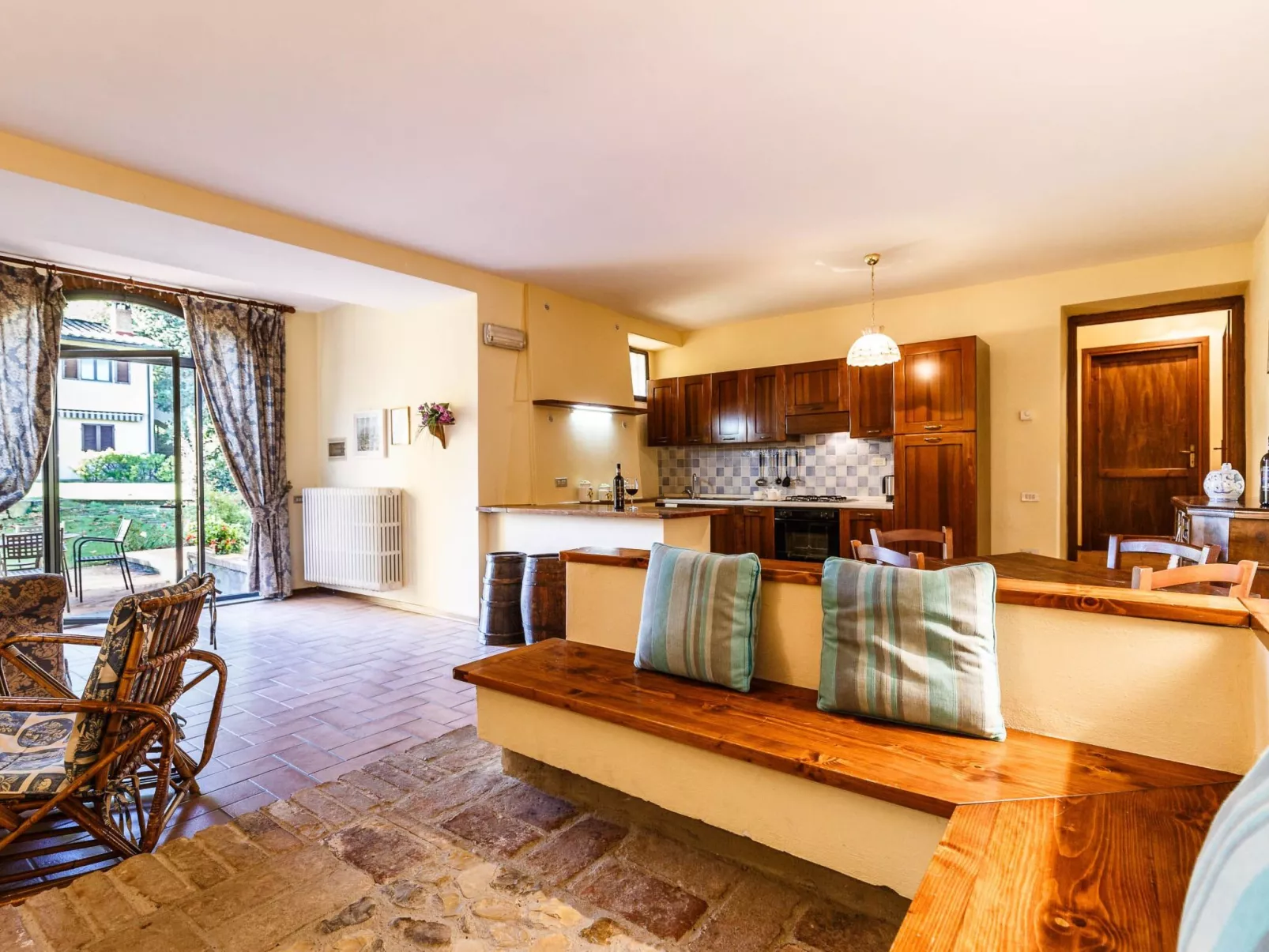 Bouganville' Anwesen mit Terrasse