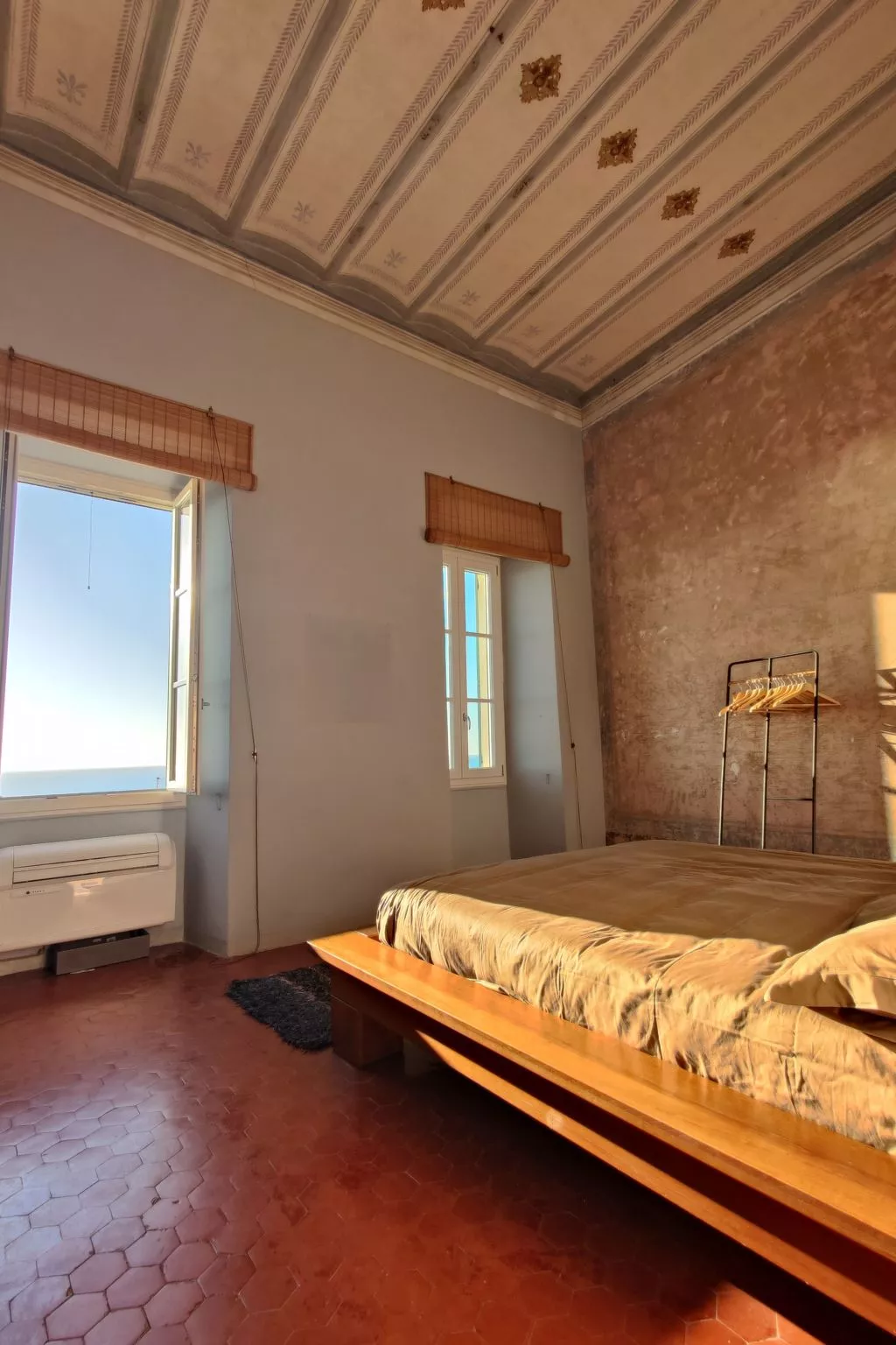 Elegantes historisches Apartment mit herrlichem Meerblick