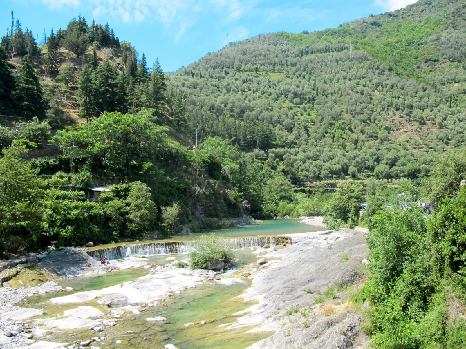 Komfortable Ferienwohnung in Cervo mit Garten