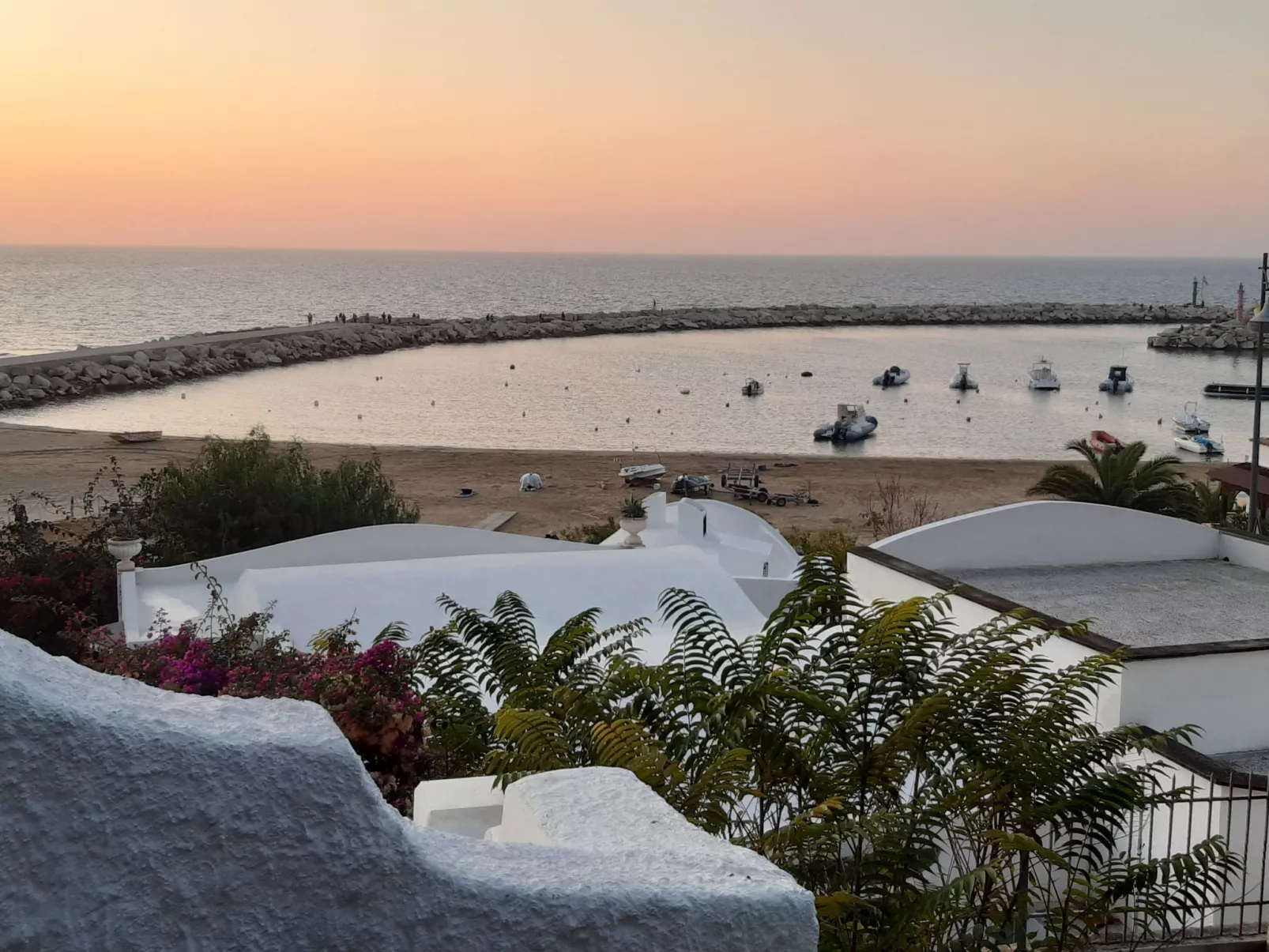 Zwei-Zimmer-Penthouse-Wohnung mit Terrasse mit Meerblick-Image-tags.info