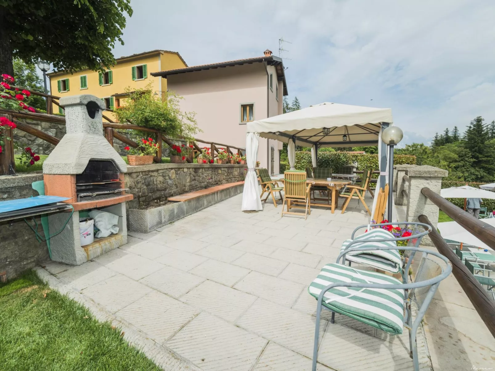 'Case Cioni-Focolare'.-Draußen