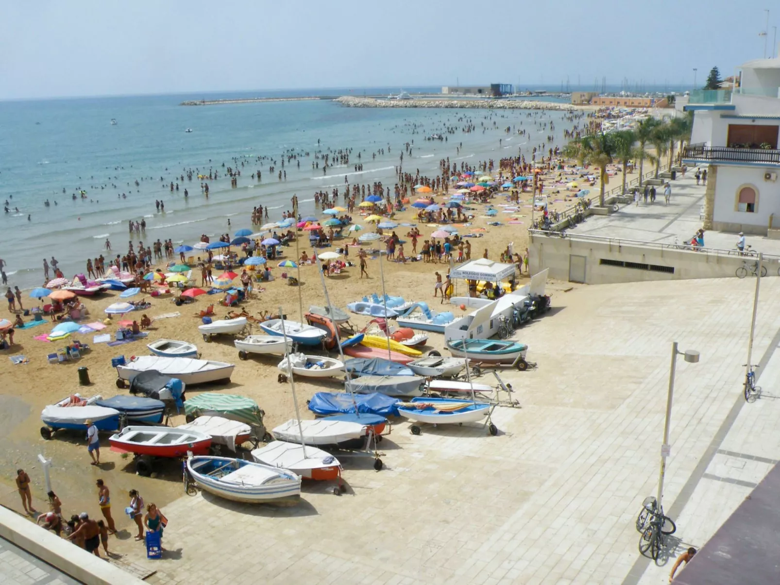 Talete, im Zentrum 40 m vom Strand entfernt