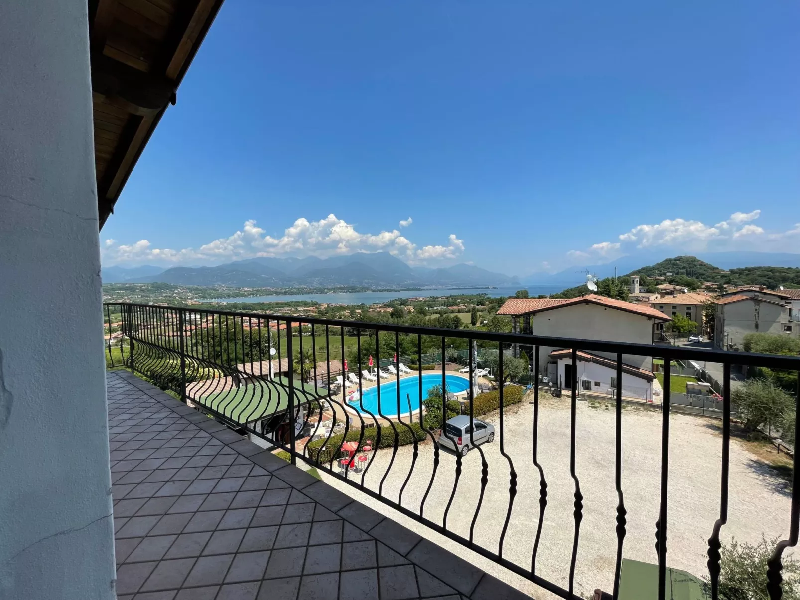 Wohnung in Solarolo mit privatem Parkplatz-Draußen