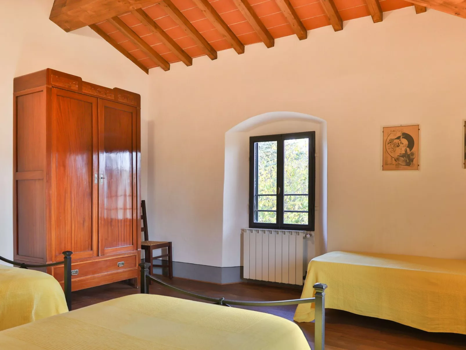 Große Wohnung mit 3 Schlafzimmern und 3 Bädern-Image-tags.info