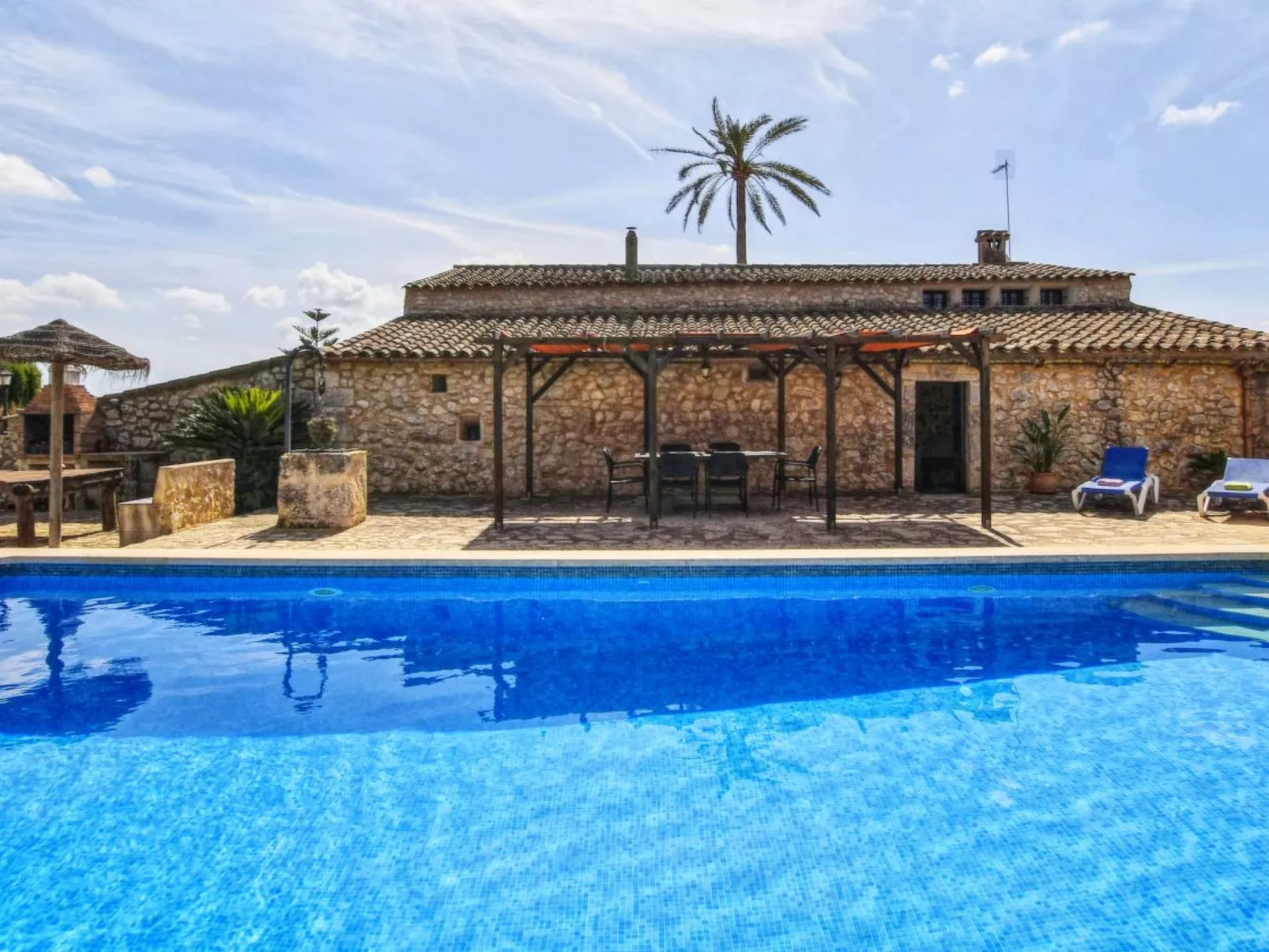 Wunderschönes Ferienhaus in Vilafranca De Bonany mit Privatem Pool