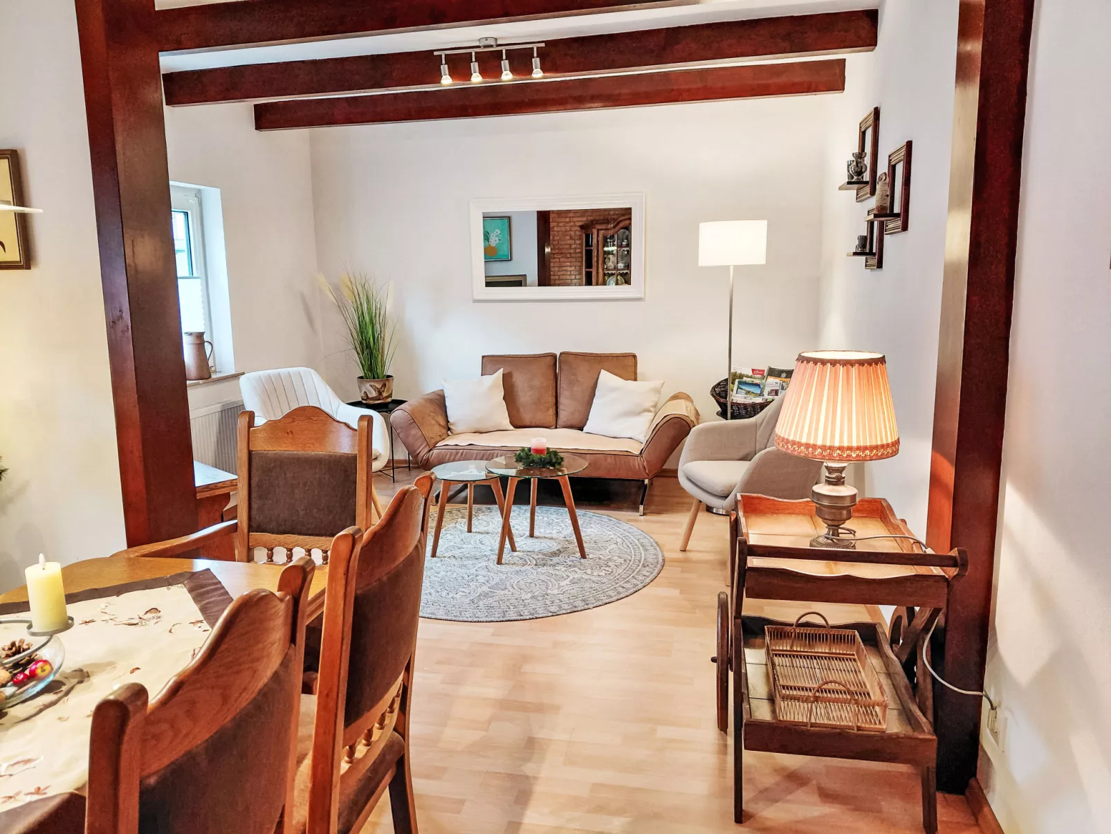 Neles Kate am Diemelsee-Drinnen