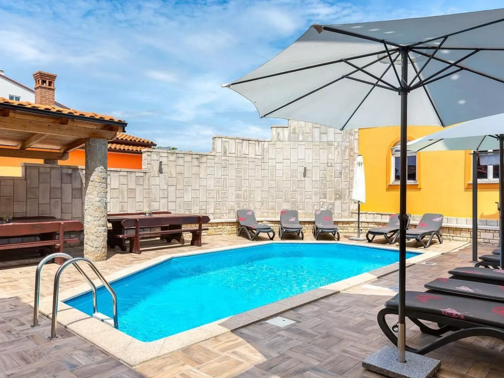 Charmante Ferienwohnung in Medulin mit Grill, Terrasse und Garten