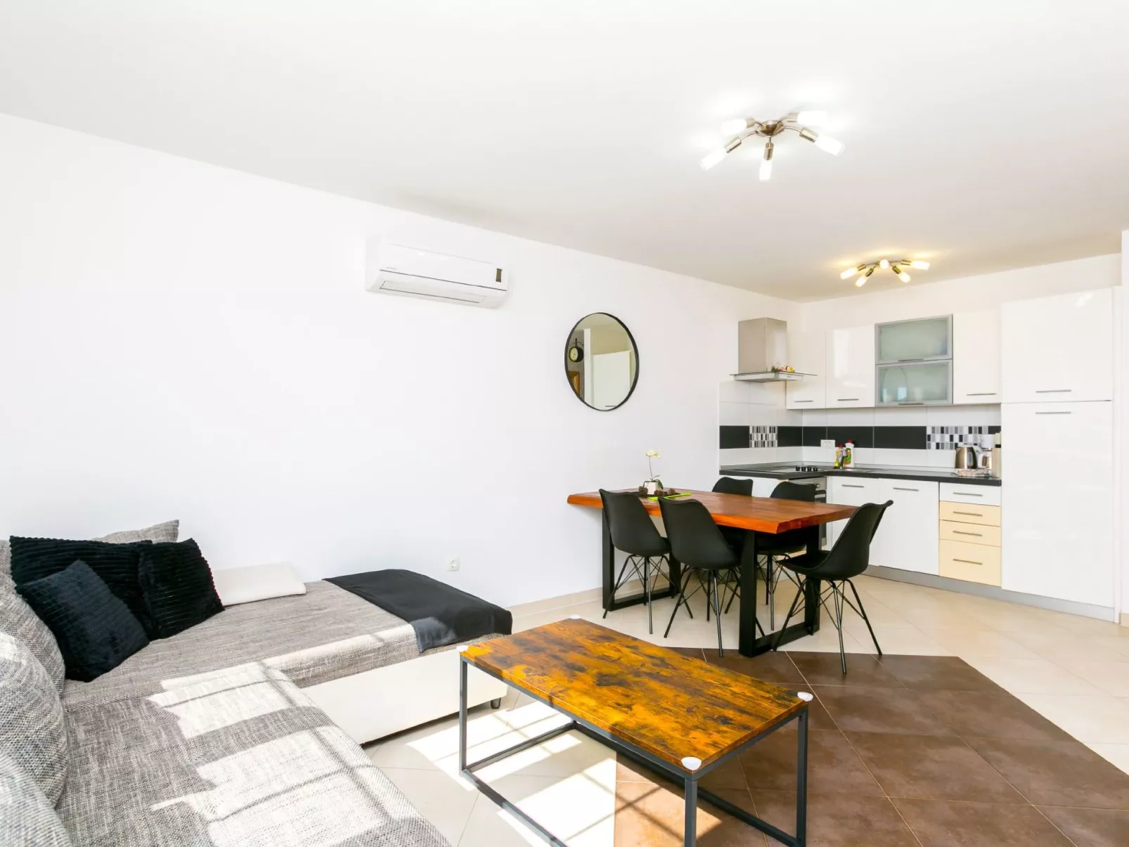 "Borka Regi" mit Balkon