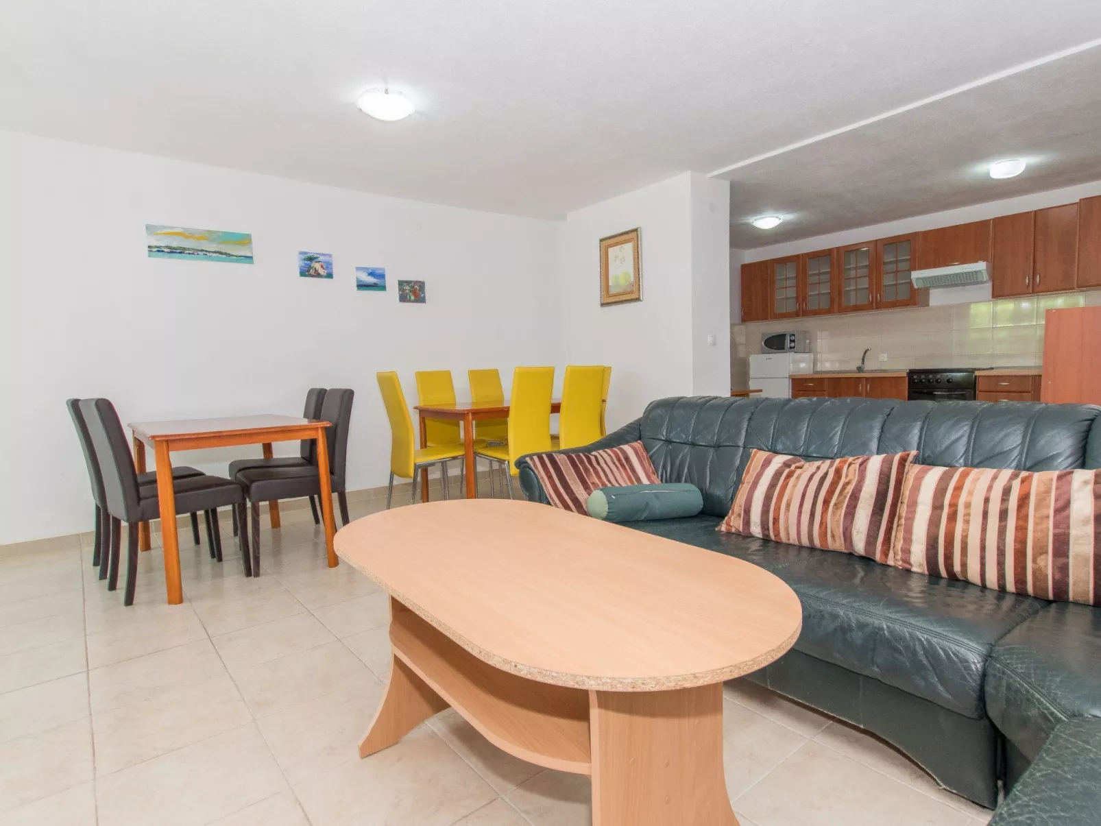 Ozzi mit privatem Pool-Inside