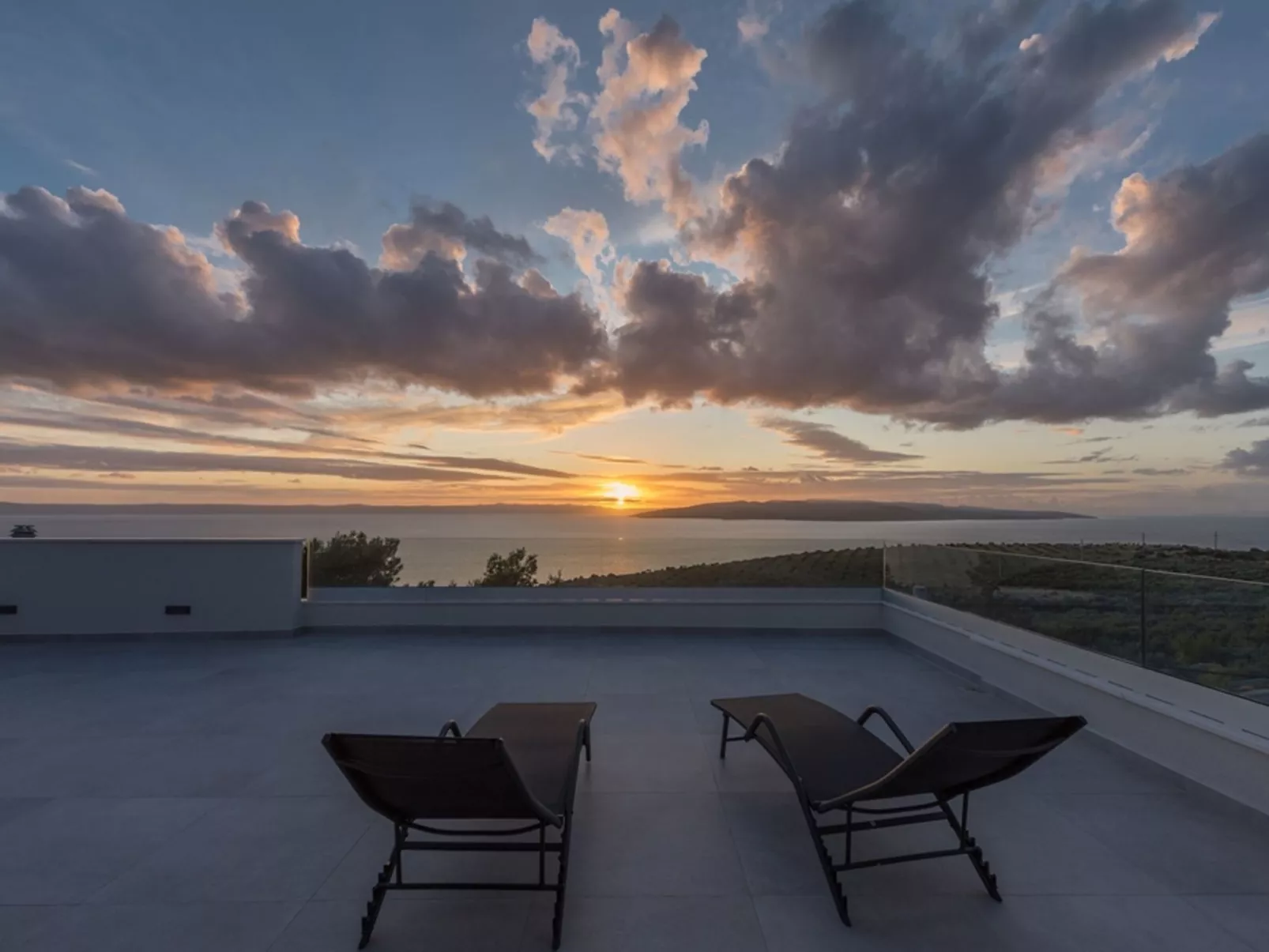 Villa Kuk mit beheiztem Pool-Dehors